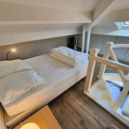 Апартаменты Duplex Contemporain, Climatisation A Deux Pas De La Ла-Сейн-сюр-Мер