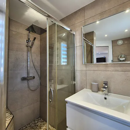 Апартаменты Duplex Contemporain, Climatisation A Deux Pas De La